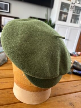Green 100% Wool Beret